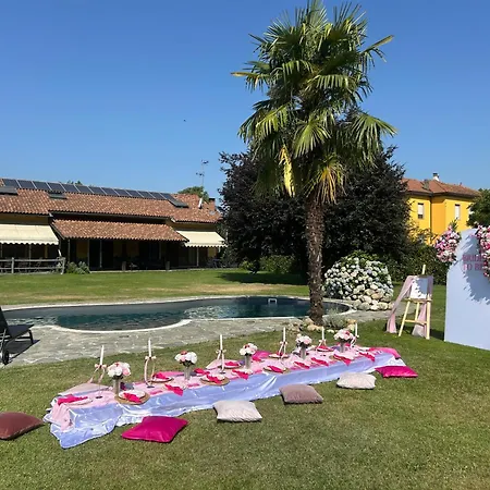 Il Salice Konukevi
